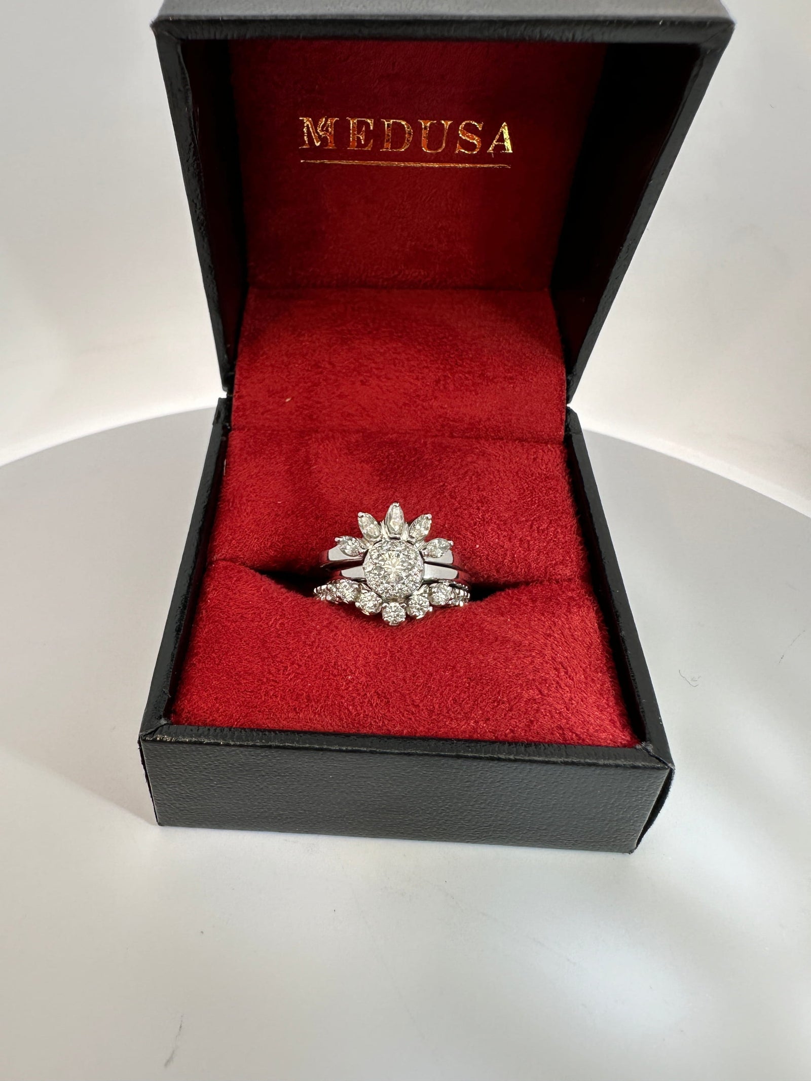 Trinity diamond ring set