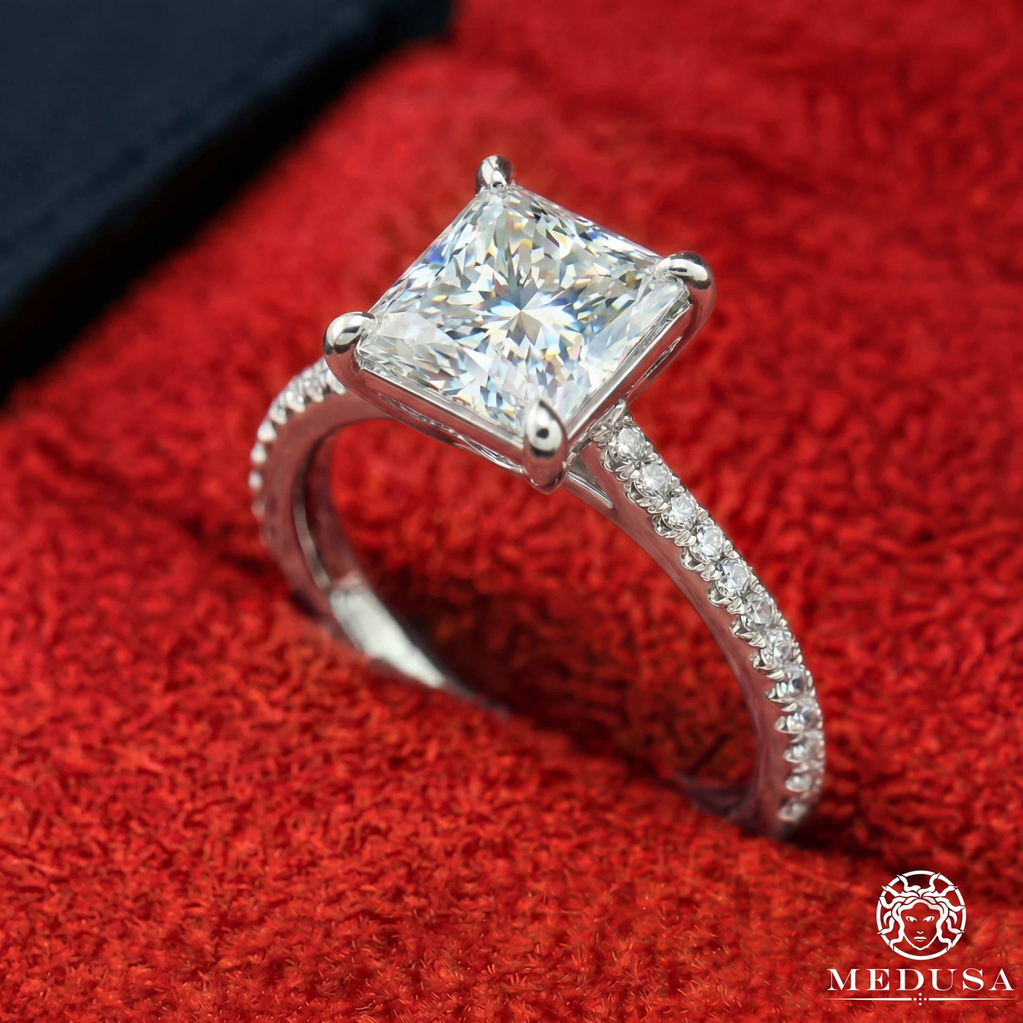 Bague à Diamants en Or 14K | Bague Fiançaille Solitaire LAB D2 - Princess Cut Or Jaune / 2.00CT / Semi-Eternité