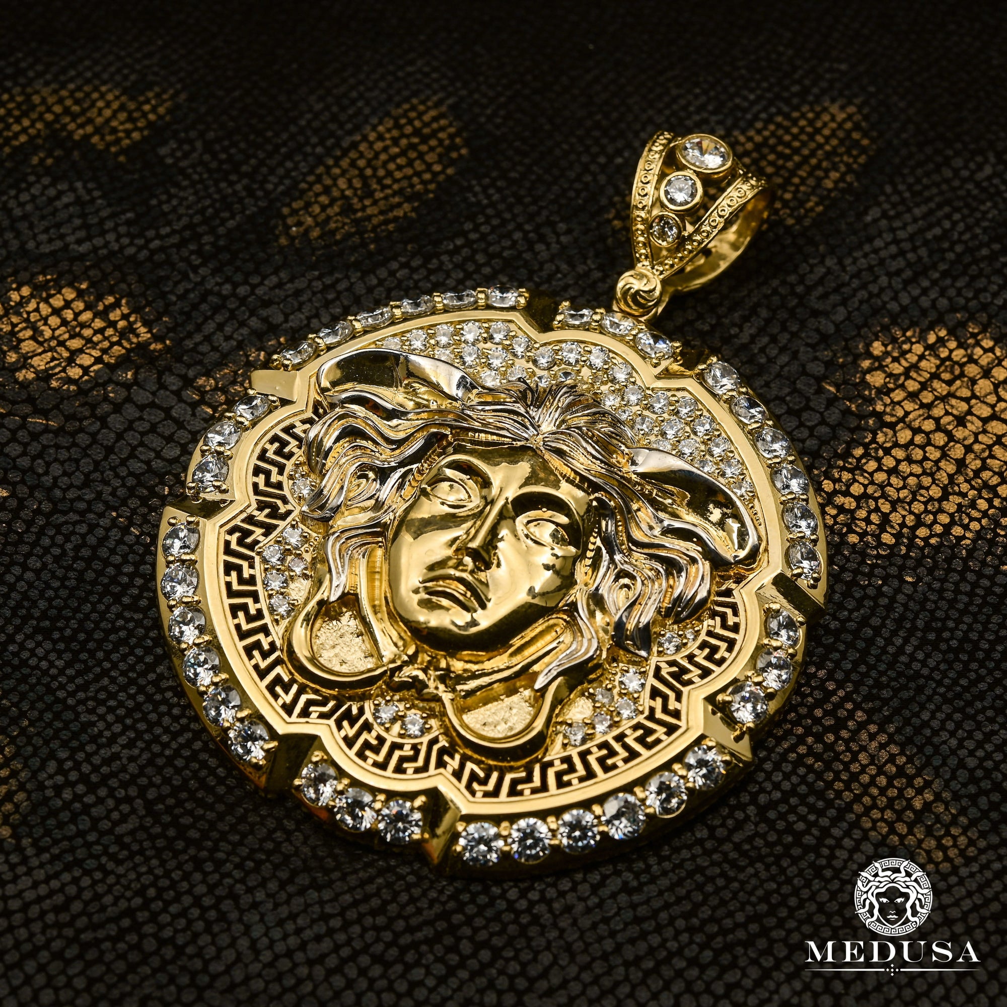 10K Gold Pendant | Medallion Athena F6 84mm / Yellow Gold