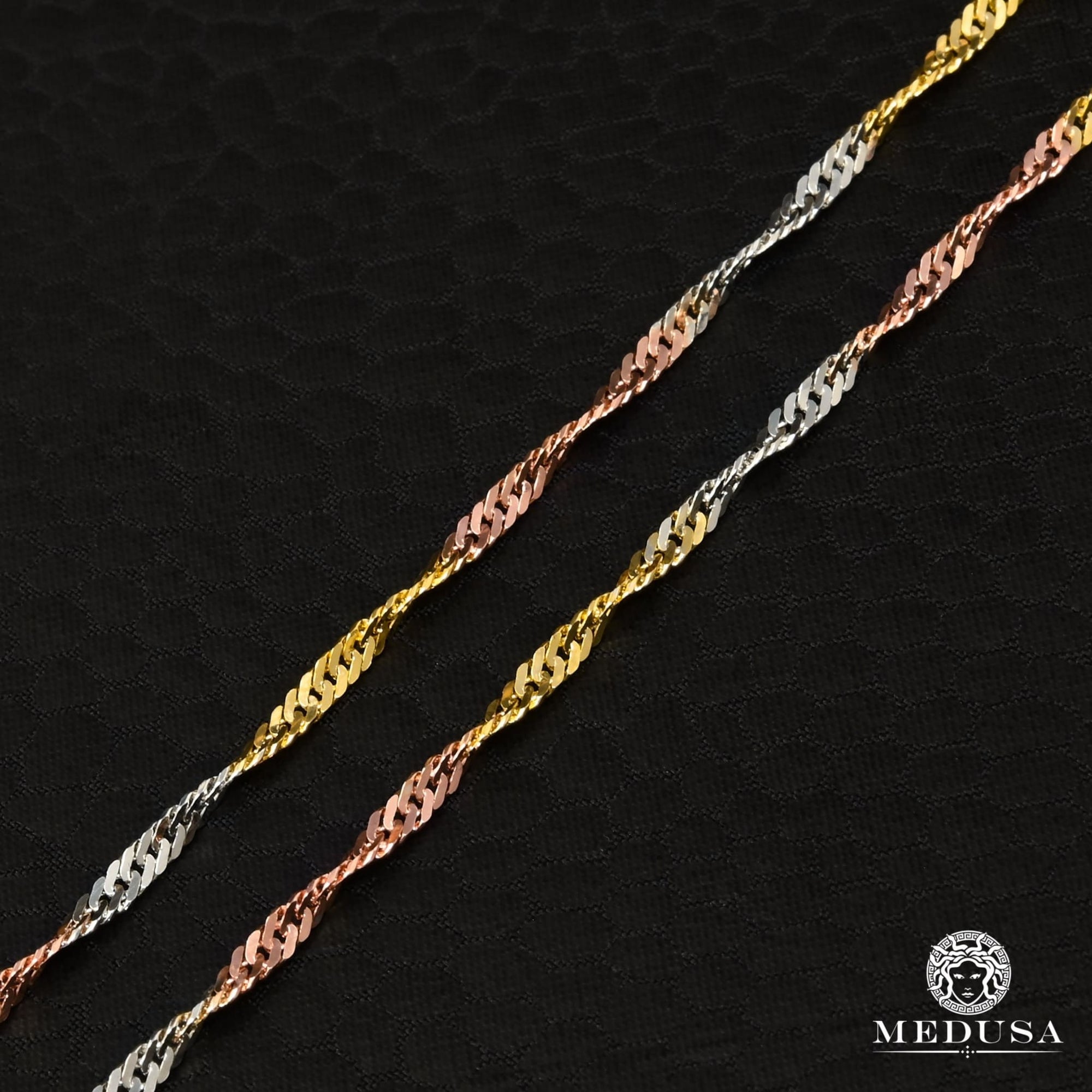 Collier combiné avec des pierres Collier combiné avec des pierres