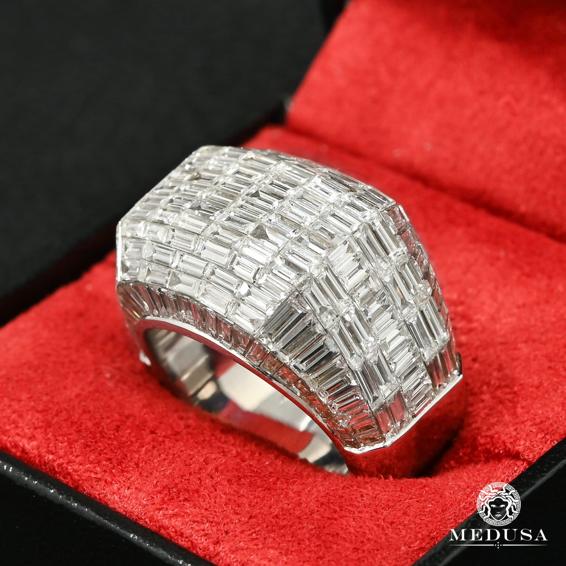 18K Gold Diamond Ring | Luxurious Men's Ring D14 - Emerald Cut